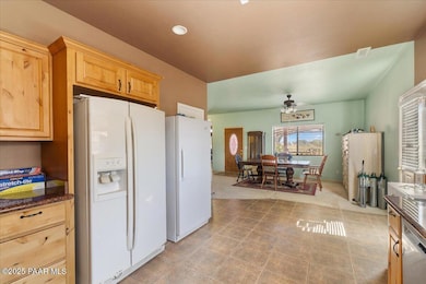 Kitchen - 470 Acapulco Wy