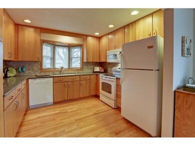 The kitchen was gutted and redone in 2009 with Cam