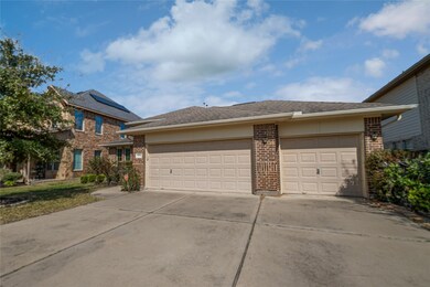 27714 Yorkshire Brook Ln, Fulshear, TX 77441 - photo 2