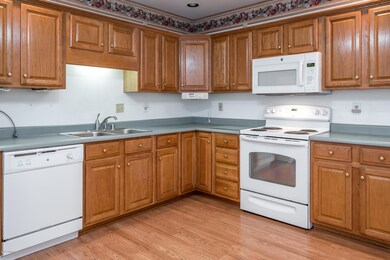 8117 Arthur Goins Blvd, Louisville, KY 40228 - photo 7