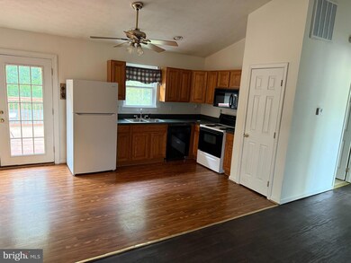 136 Cox Rd unit B, Huntingtown, MD 20639 - photo 2
