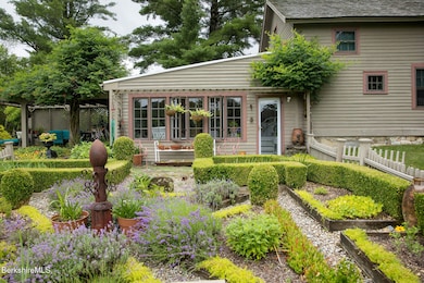 18 Goodrich St, Stockbridge, MA 01262 - photo 3