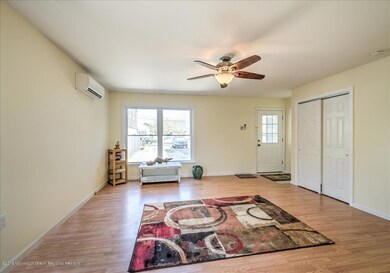 04-LIVING ROOM
