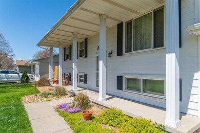 220 Heritage Ave, Lincoln, IL 62656 - photo 2