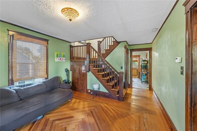 25 Jillson Ave, Woonsocket, RI 02895 - photo 4