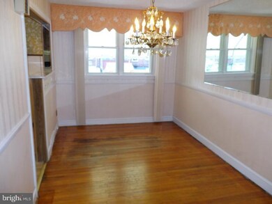 1044 Oakwood Dr, Glenolden, PA 19036 - photo 7