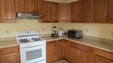 2-fam 1st fl gas stove