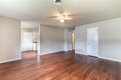 2217 W Alpine Cir, Siloam Springs, AR 72761 - photo 3