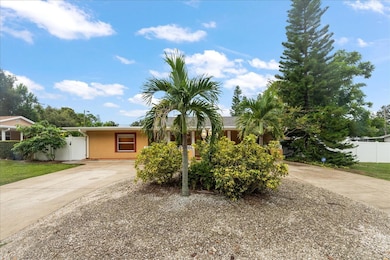 5390 48th Ave N, Saint Petersburg, FL 33709 - photo 5