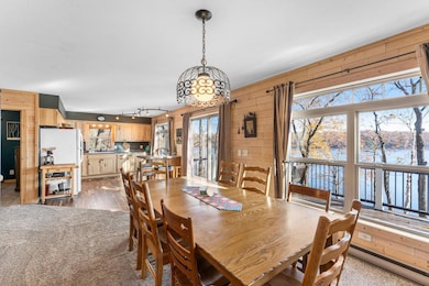 Lots of space for family meals