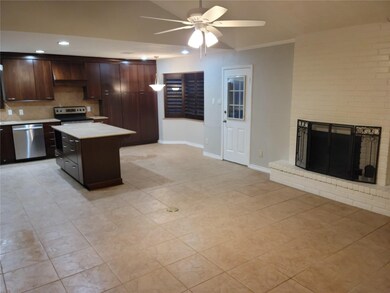 343 Windsor Square, Alvin, TX 77511 - photo 5