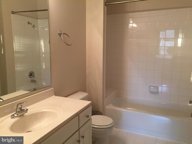 8045 Newell St unit 109, Silver Spring, MD 20910 - photo 2