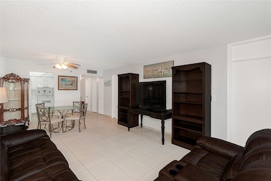1300 Saint Charles Place unit L20, Pembroke Pines, FL 33026 - photo 6
