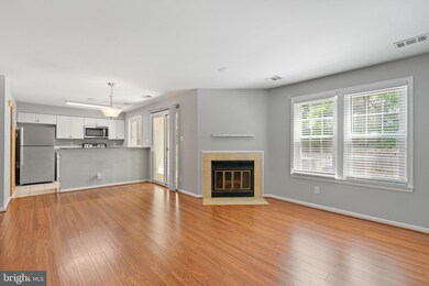 12910A Grays Pointe Rd unit 12910A, Fairfax, VA 22033 - photo 4