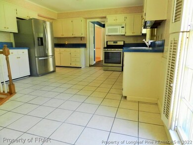 2724 Bennington Rd, Fayetteville, NC 28303 - photo 4