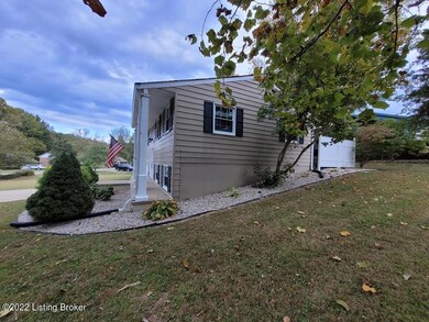 102 DELAWARE SIDE YARD PIC2