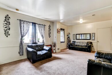 006_Living Room