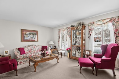 710 Morris Ct, Lombard, IL 60148 - photo 4