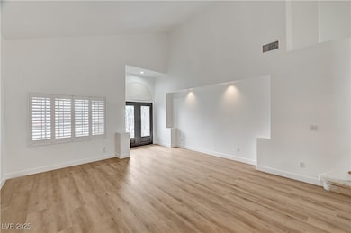 10016 Diving Duck Ave, Las Vegas, NV 89117 - photo 5