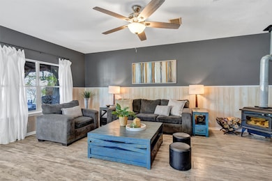 560 Jay St, Denton, TX 76208 - photo 5