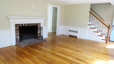 Living room w/fireplace