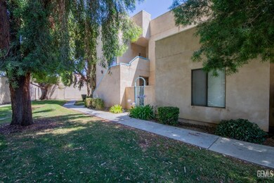 14500 Las Palmas Dr unit 3, Bakersfield, CA 93306 - photo 2