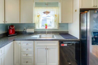 83 Hildreth St, Lowell, MA 01850 - photo 7