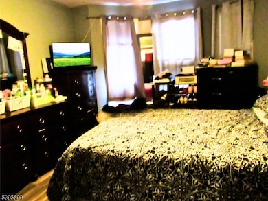 792 S 15th St, Newark, NJ 07108 - photo 5