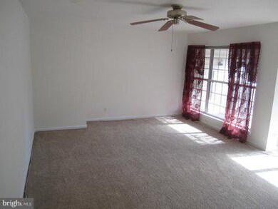 9266 Cardinal Forest Ln unit 302, Lorton, VA 22079 - photo 7