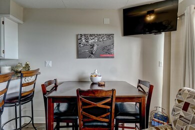 222 Carolina Beach Ave N 122-large-003-0