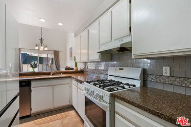Wonderful tile backsplash design and countertops