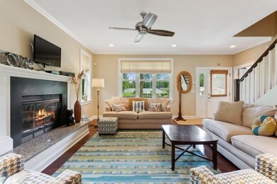 04_130NEagle_10001_LivingRoom_LowRes