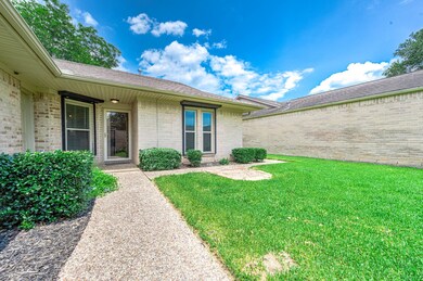 401 Towne Ct, Alvin, TX 77511 - photo 5