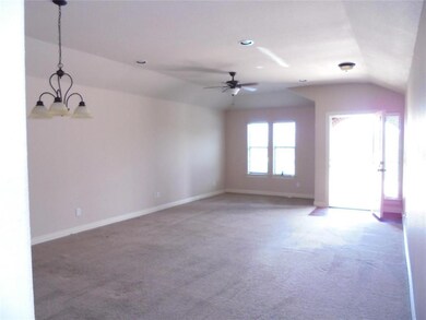 1301 Dicey Rd unit 205, Weatherford, TX 76085 - photo 4