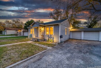 1703 22nd St, Hondo, TX 78861 - photo 2