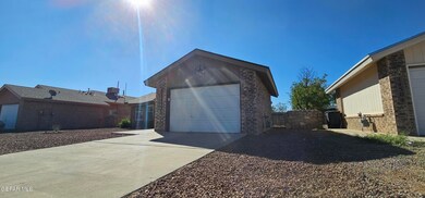 14508 Thayer Pease Ave, Horizon City, TX 79928 - photo 3