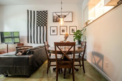 2745 Grinstead Drive-34