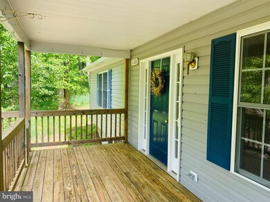 128 Orchard Lagoon Dr, Linden, VA 22642 - photo 4