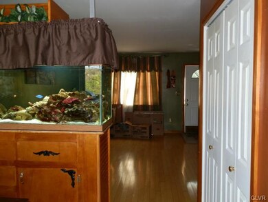 35 Armour Ct, Allentown, PA 18103 - photo 4