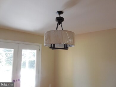 641 W Country Club Dr, Purcellville, VA 20132 - photo 7