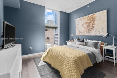 Centro unit 1402, Miami, FL 33131 - photo 3