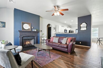 2705 W Charlotte St, Broken Arrow, OK 74011 - photo 5