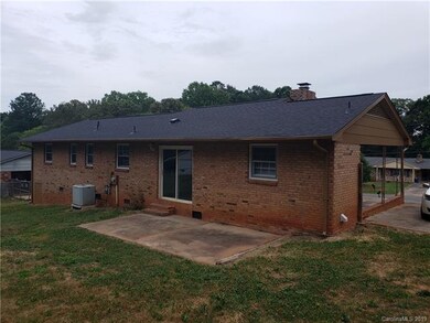 1032 Spring Dr, Gastonia, NC 28052 - photo 2