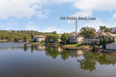 Lovely lakefront living