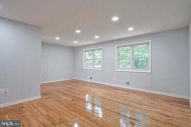 8707 Lagrange St, Lorton, VA 22079 - photo 7