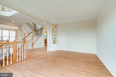 7208 Lyndam Hill Cir, Lorton, VA 22079 - photo 6