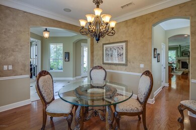 05 Dining Room - 2
