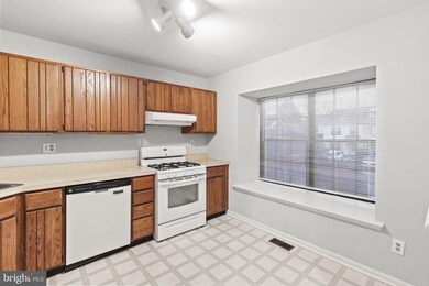 525 Bassett Ln unit 84, Norristown, PA 19403 - photo 7