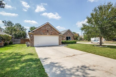 2000 Mark Twain Ln, Denton, TX 76210 - photo 3