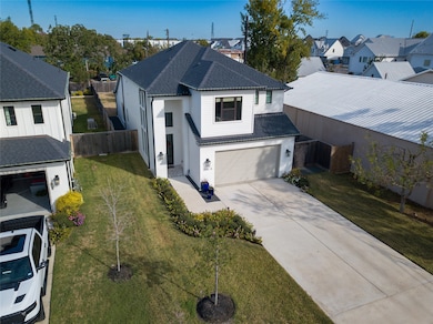 8810 Carousel Ln, Houston, TX 77080 - photo 2